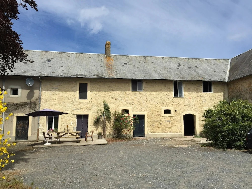 Lovely Holiday Home in Osmanville With Terrace