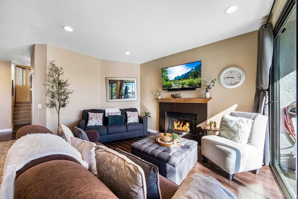 Cozy Lakeside Retreat in PGA West Bbq Scenic Views