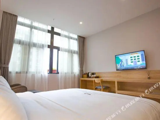 Yinian Hostel