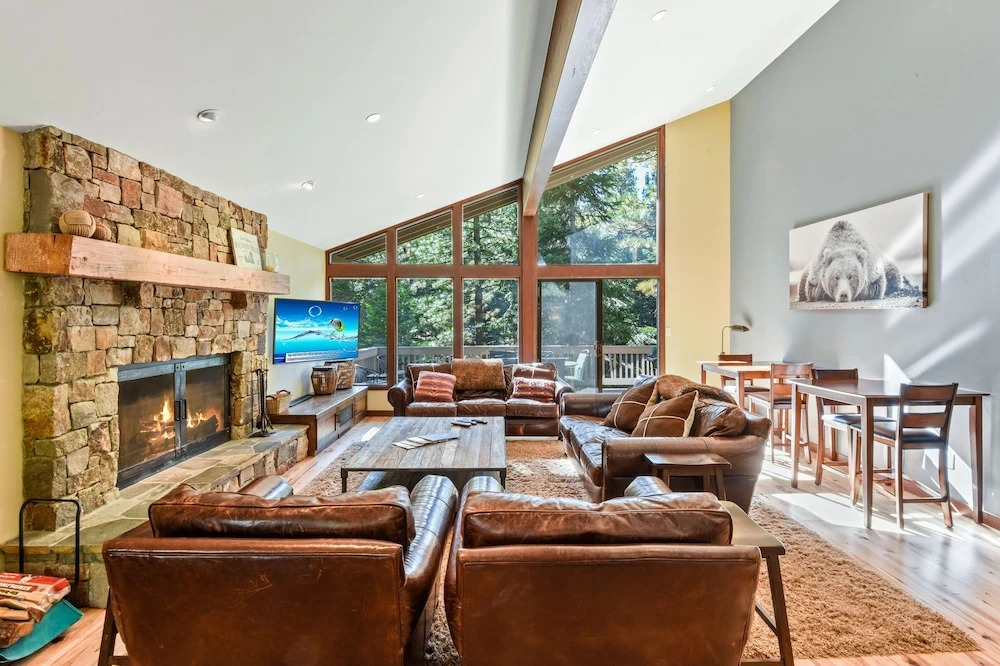 New Listing! Luxe W/ Hot Tub: Comp Shuttle 4 Bedroom Home