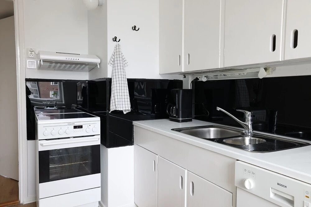 2ndhomes 102m2 3BR Apartment w Balcony