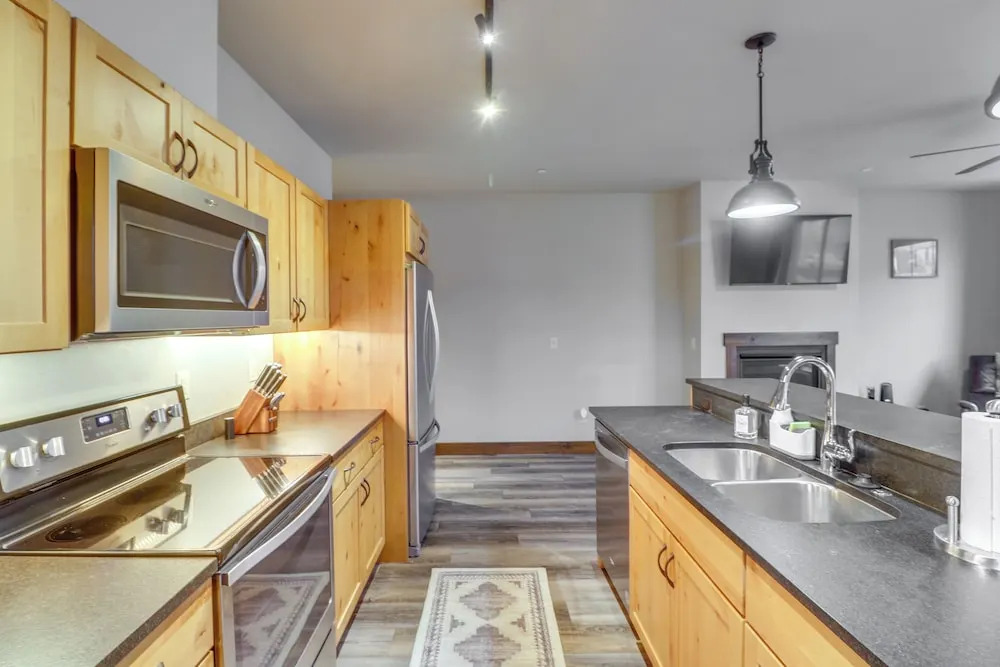 Downtown Columbia Falls Condo: 16 Mi to Ski Resort