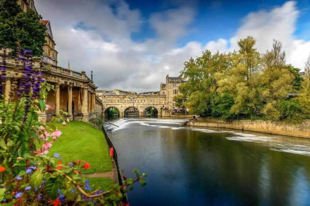 Beautiful Bath Apartment in iconic Milsom Street Location
