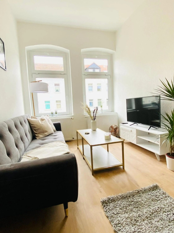 Stilvolles Apartment in zentraler Lage - Netflix, Queensize-Bett, Altbaustil, Küche und ÖPNV-Anbindung