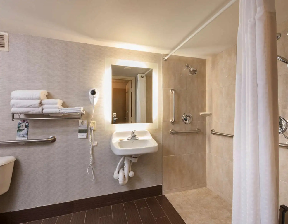 Holiday Inn Cleveland Strongsville Arpt
