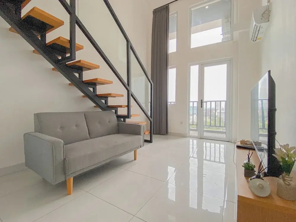 Simple And Modern Studio At Apartment Kingland Avenue