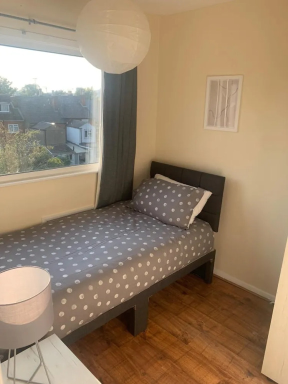Reading 3 Bedroom apartment