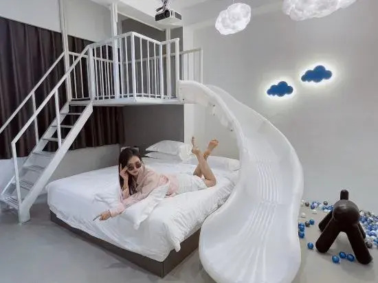 Sanya Haitangwan Fanbo Design Homestay (Yate Duty Free City Shop)