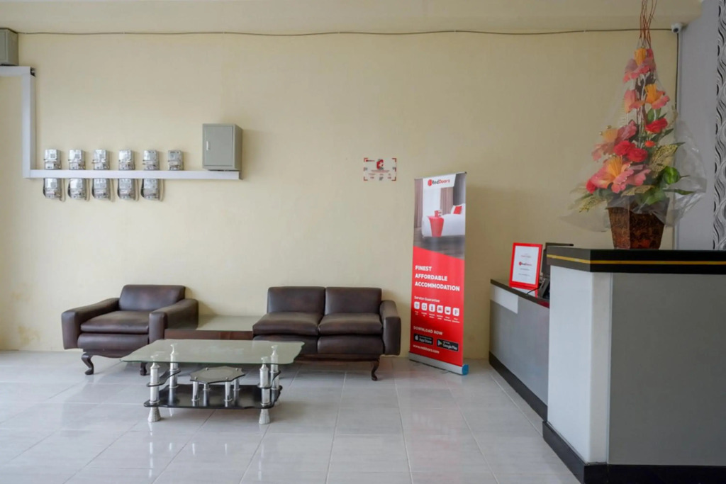 RedDoorz Syariah near Solo Square Mall