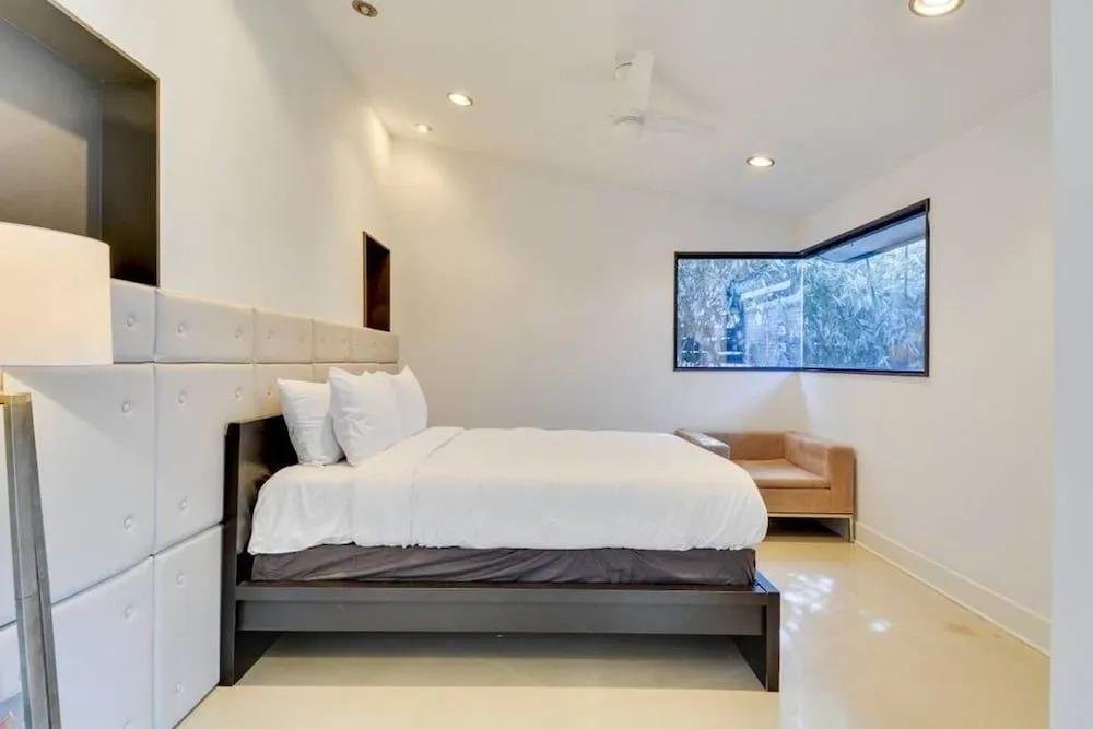 Ultimate Escape w/ Basketball Court by Domio