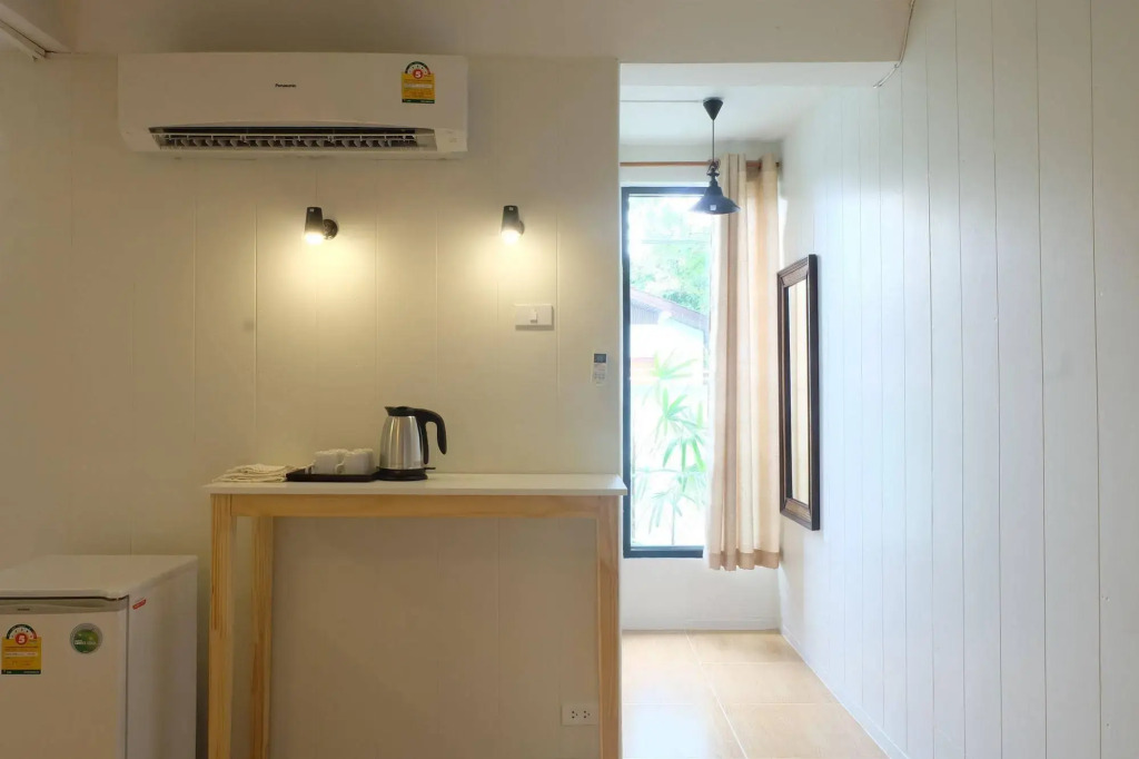 Plern Room And Backyard