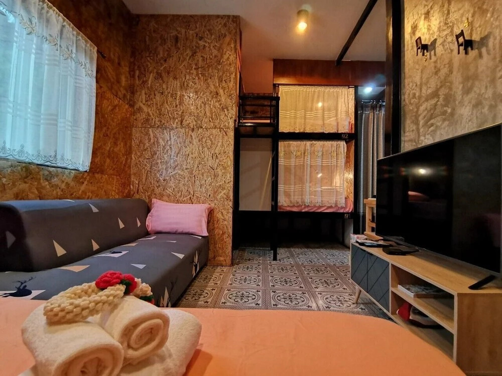 Gardenroom Home Stay and Cafe Suvarnabhumi