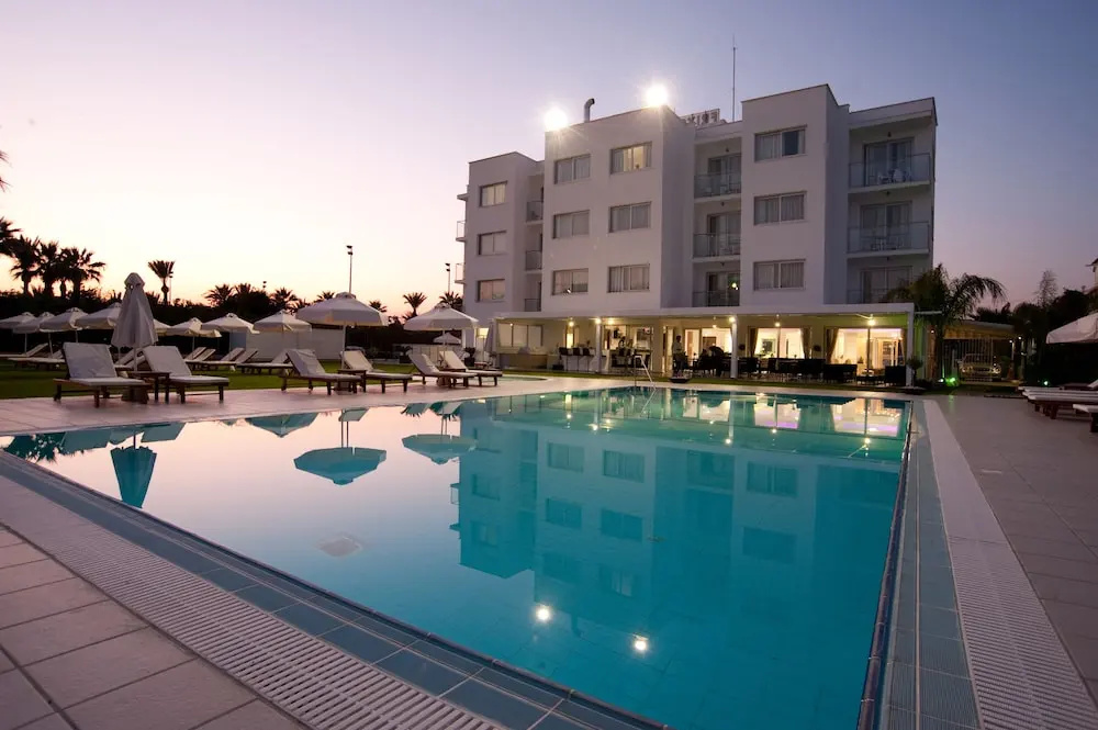 Frixos Suites Hotel Apts