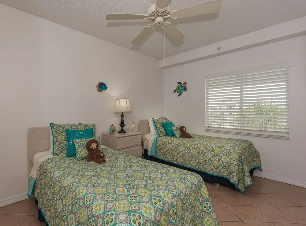 OC201 - Ocean Condo by RedAwning