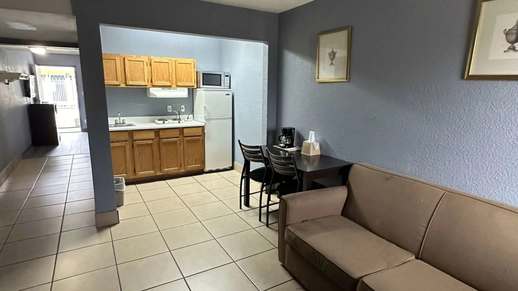 Americas Best Value Inn and Suites Groves