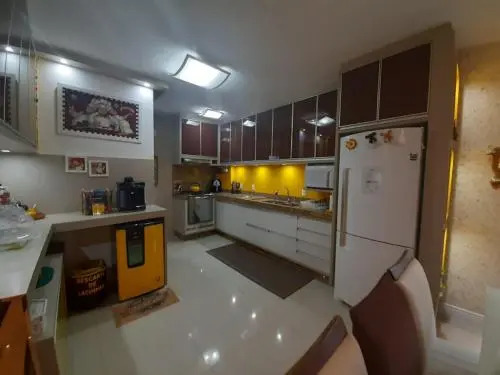 Lindo apartamento 3 dorm a 100m da praia de Perequê