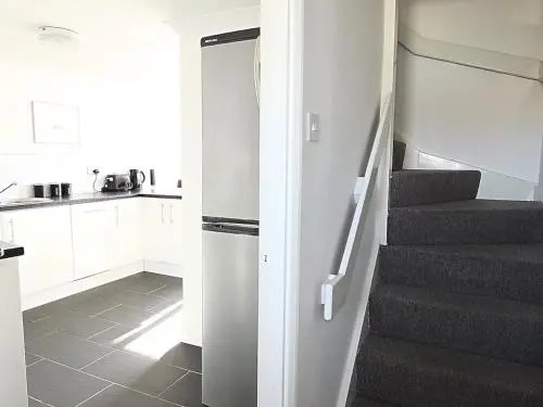Marina Mews 2