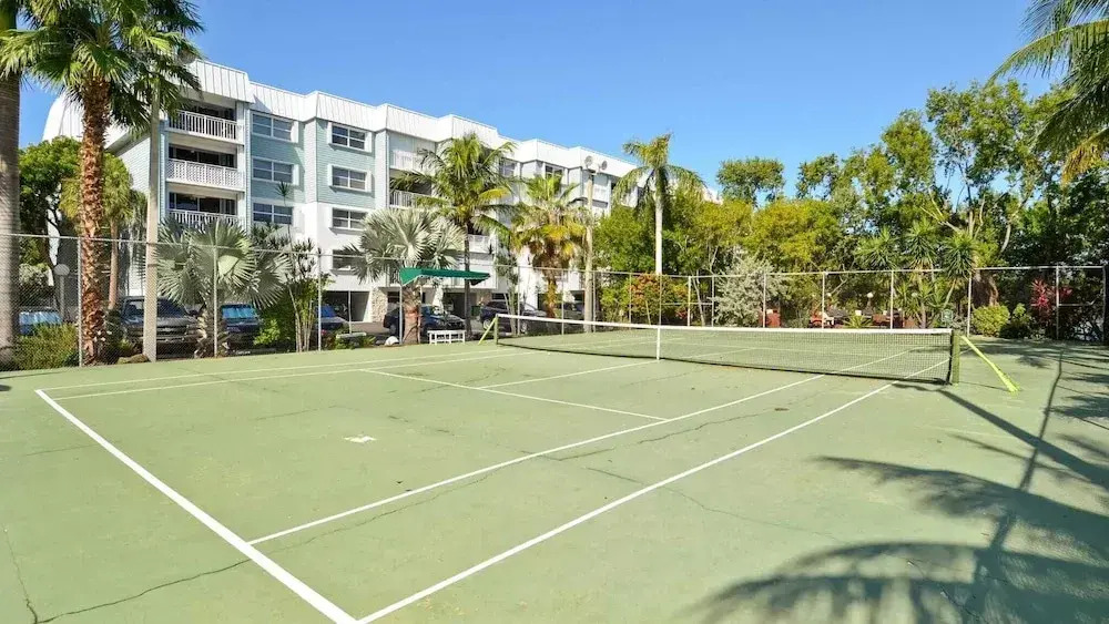 Dune Wind South by Avantstay Communal Pool & Hot Tub Gated Community Close to Smathers Beach Month Long Stays Only