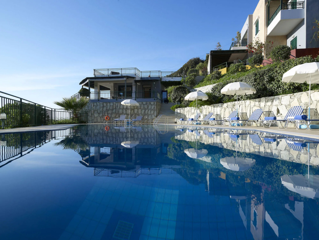 Erivolos Studios & Apartments