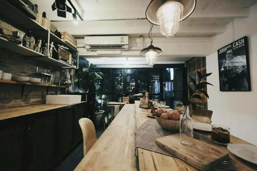 2BR House with Bathtub near Old City