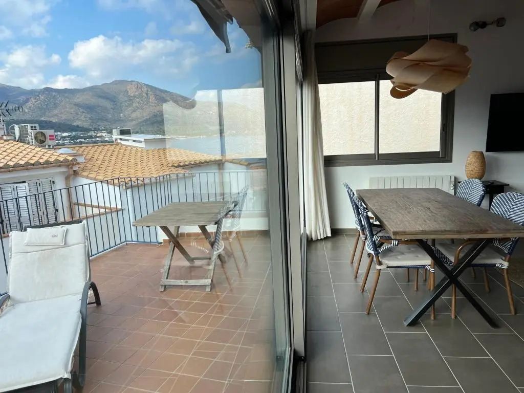 Big family house in the Center of el port de la selva