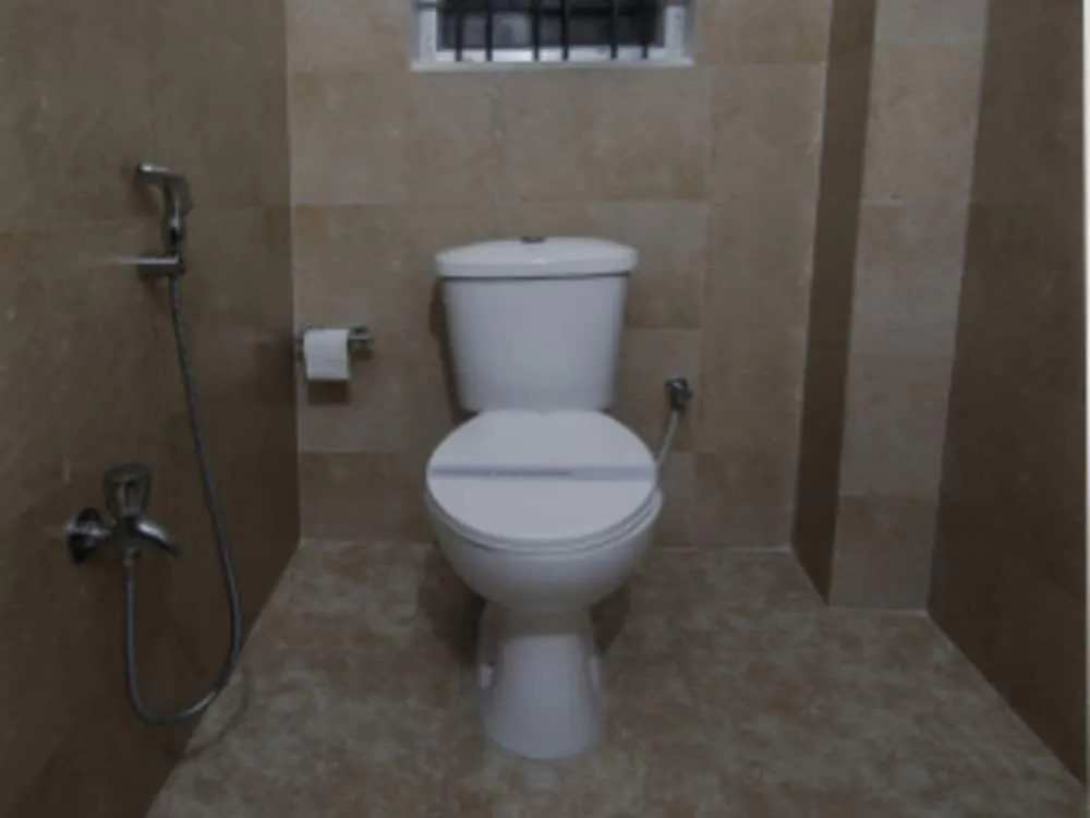 Hotel O White Fort Near Lalbagh Botanical Garden
