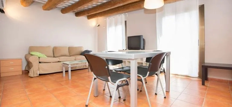 AinB Raval Hospital Apartments