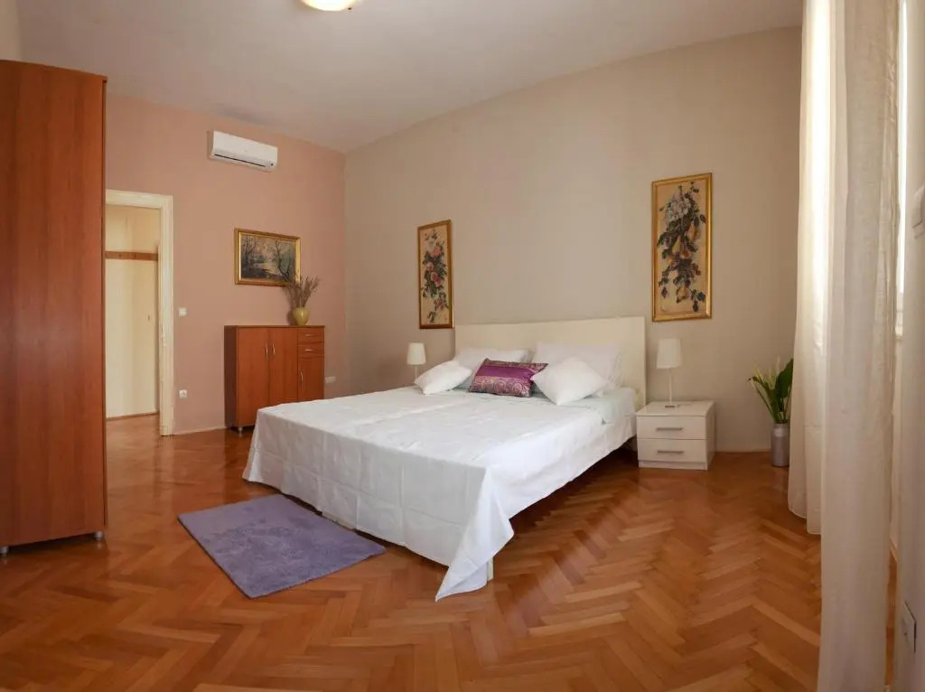 Gianina Apartment