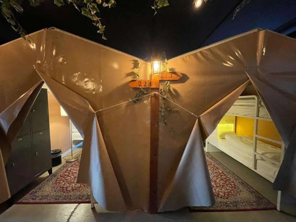 Urban Camper Hostel & Bar