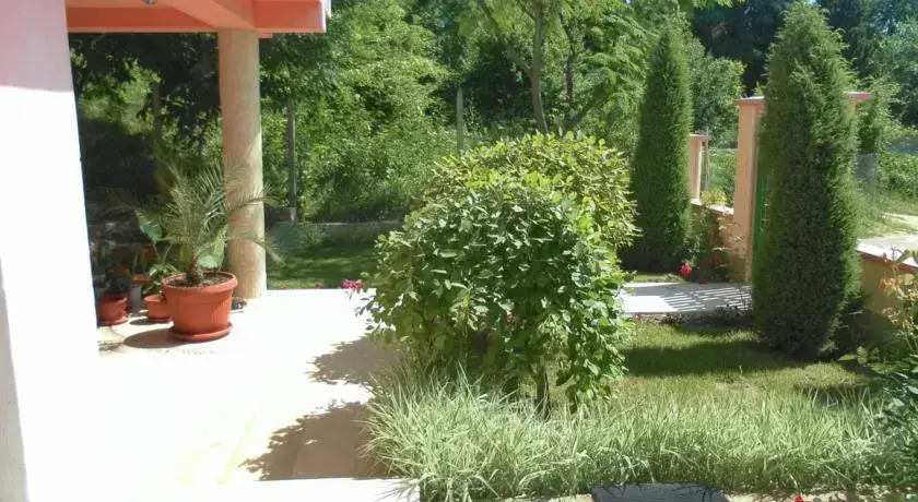 Villa Mari Guest Rooms