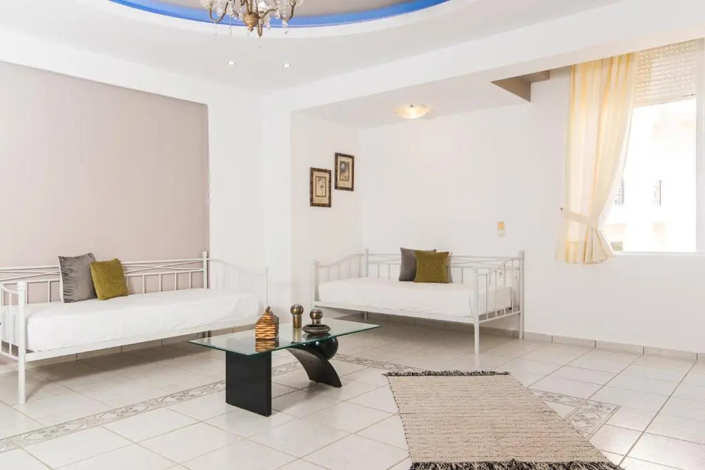 Yiannis Manos Hotel Resort