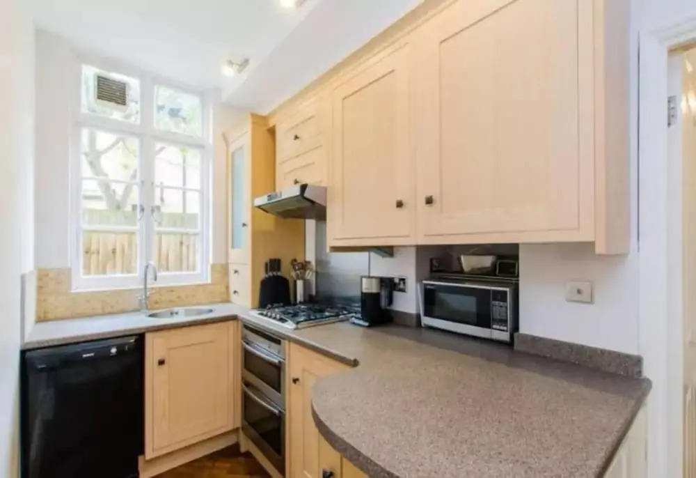 2 Bedroom Flat 5 Minutes From King's Cross Sleeps 4