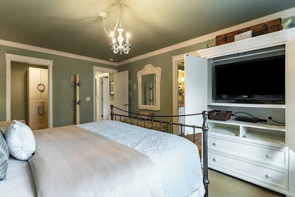 Truly a Treasure by Avantstay Walk to Beach, Patio