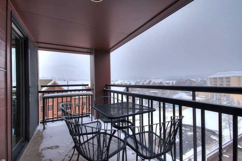 Village at Breckenridge Condos Sleeps 8 - Ski in Out Walk downtown