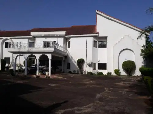 Hatfield Hotel And Suites