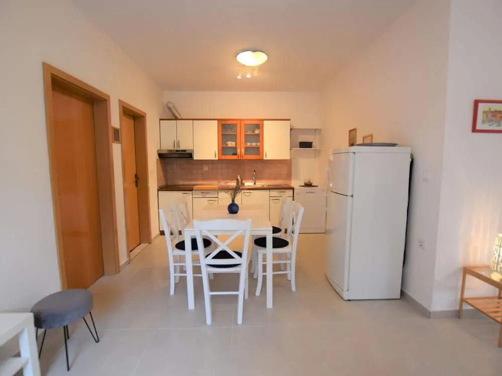 Holiday House in a Quiet Area Near the Sea, Private Garden, Terrace and BBQ