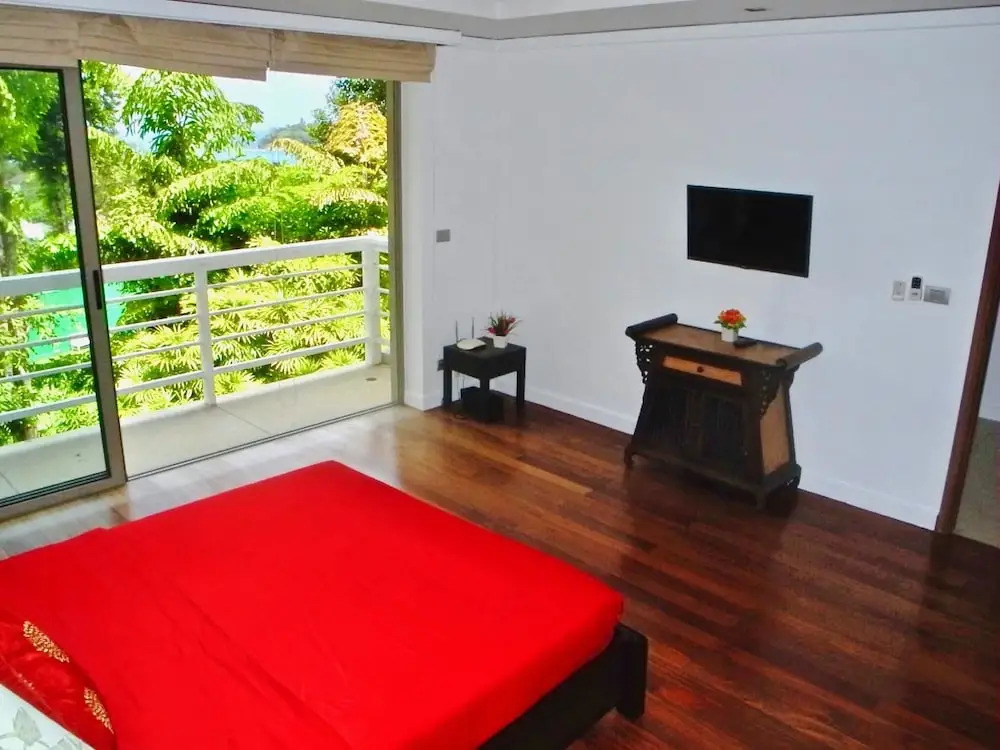 Stunning Private Pool Seaview Villa in Kata