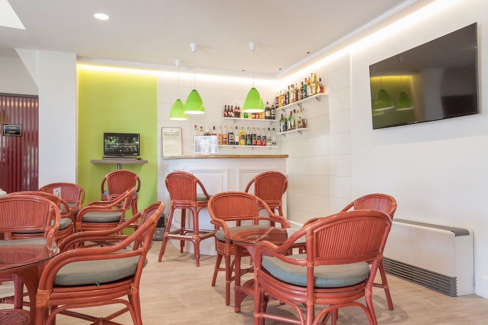 LOGIS Hotel lEscargotière Dijon Sud - Chenove