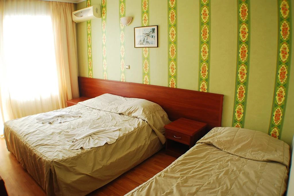Lotos Hotel