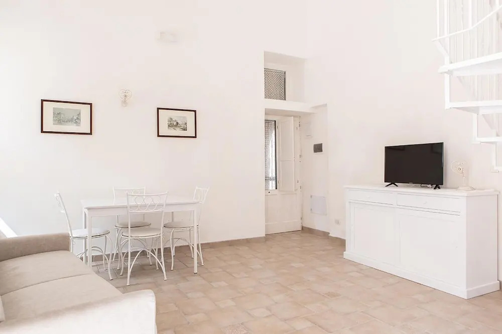 Studio Dione 130 by Wonderful Italy