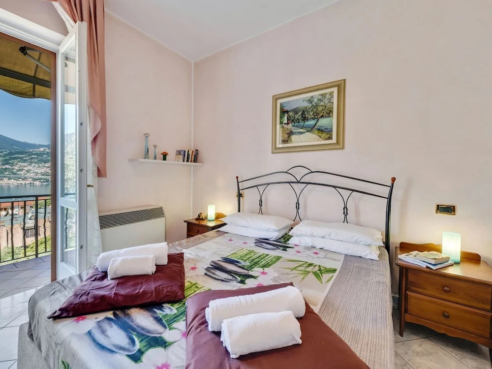 Traditional Apartment in Monte Isola near Lake Beach