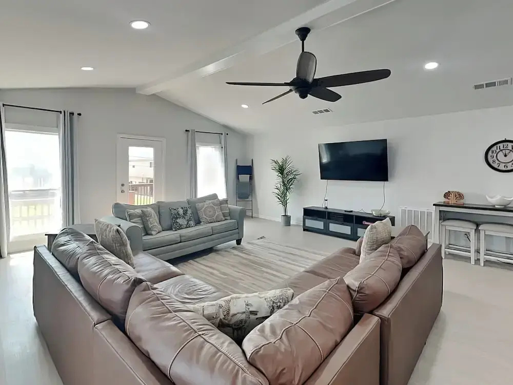 Surfside Casa de Playa by Ryson Vacation Rentals