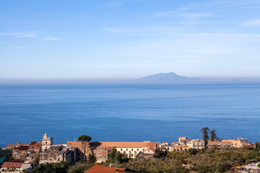 House With 7 Bedrooms in Massa Lubrense, With Wonderful sea View, Enclosed Garden and Wifi Near the Beach
