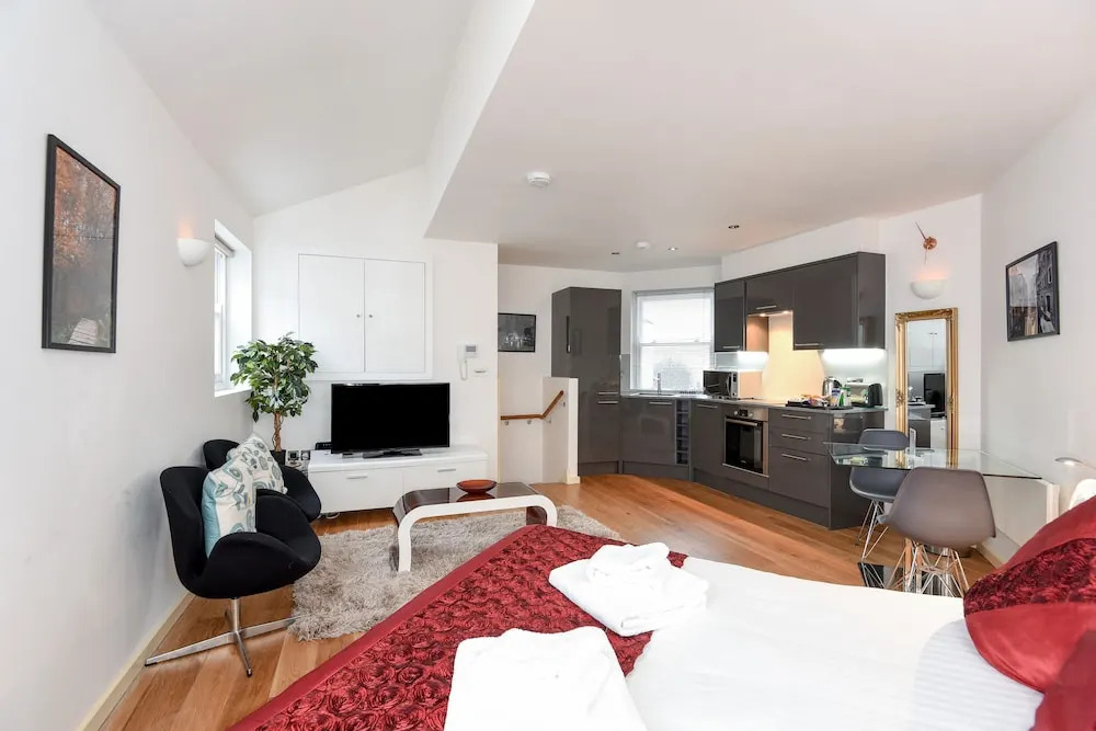 Duplex Studio Apartment In Kensington
