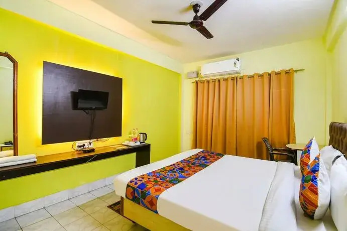 FabHotel Bollywood 2.0 - Nr. Padma Beach