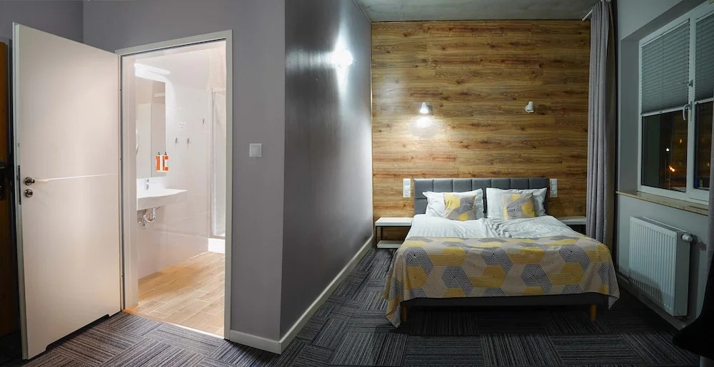 Hotel 107