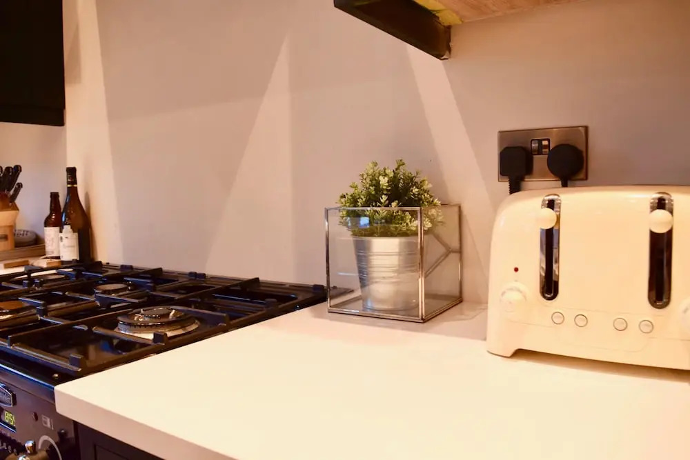 5 Bedroom Family Home in Acton