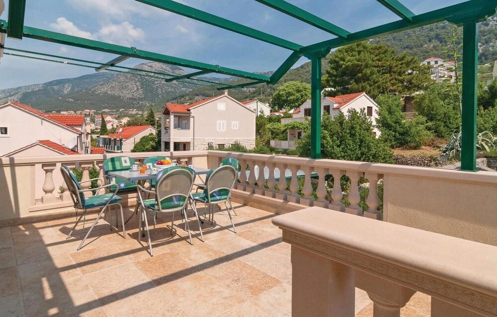 Nice Apartment in Bol With 2 Bedrooms and Wifi