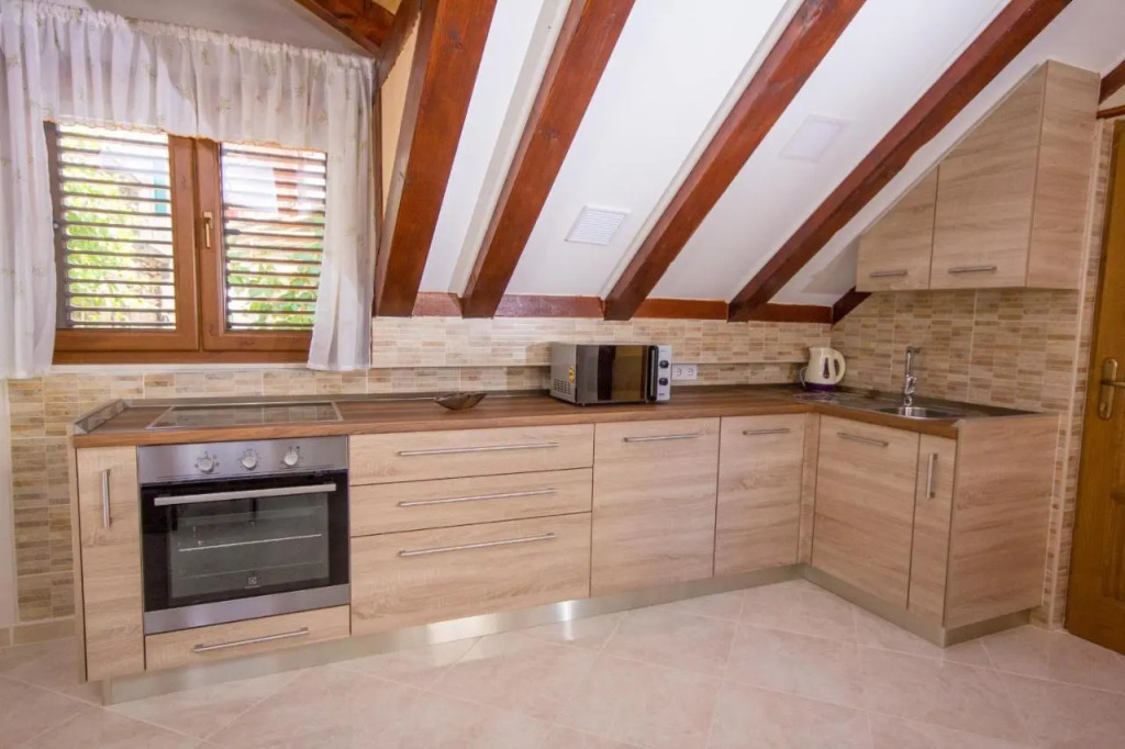 Apartment Niko Kaštel Stari