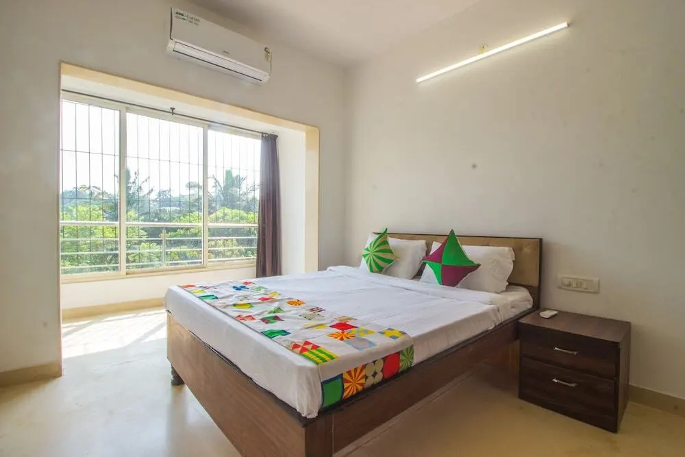 OYO Home 12319 Elegant 1BHK Near Vainguinim Beach